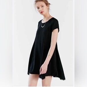 Urban Outfitters Silence + Noise Witchy T-Shirt
Dress Black XS